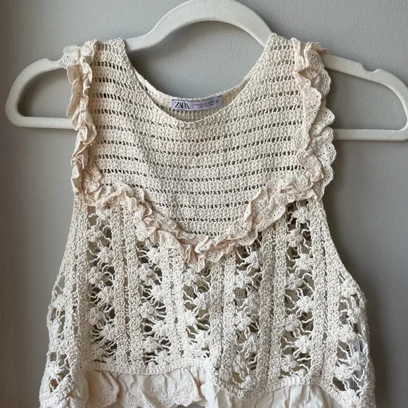Zara Cream Crochet Ruffled Crop Top - Picture 6 of 7